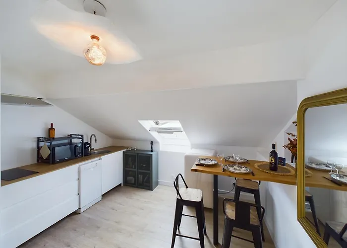 Typique Bord De דירה *