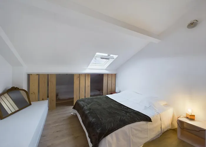 Typique Bord De Appartamento Algajola (Corsica)